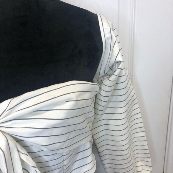 Charlotte Russe front tie crop top with attached long sleeves, large - Picture 3 of 10